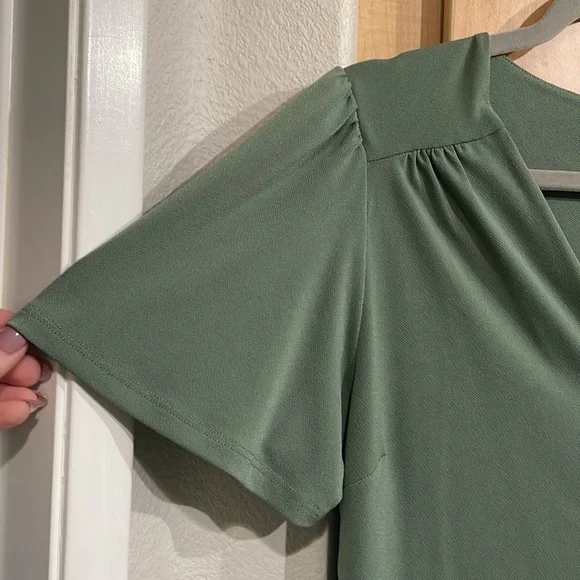 Button front Tee - Picture 5 of 8